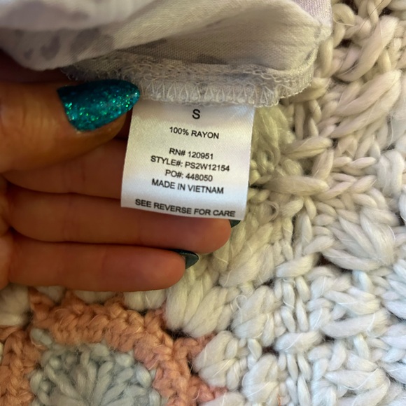 adorable cheetah print top ! 🩵 - Picture 4 of 5